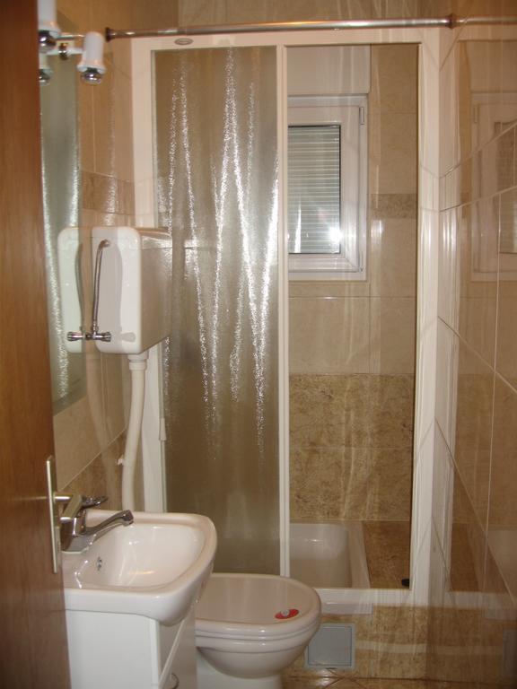 Apartments Nino سيغيت فغانييتْسا الغرفة الصورة