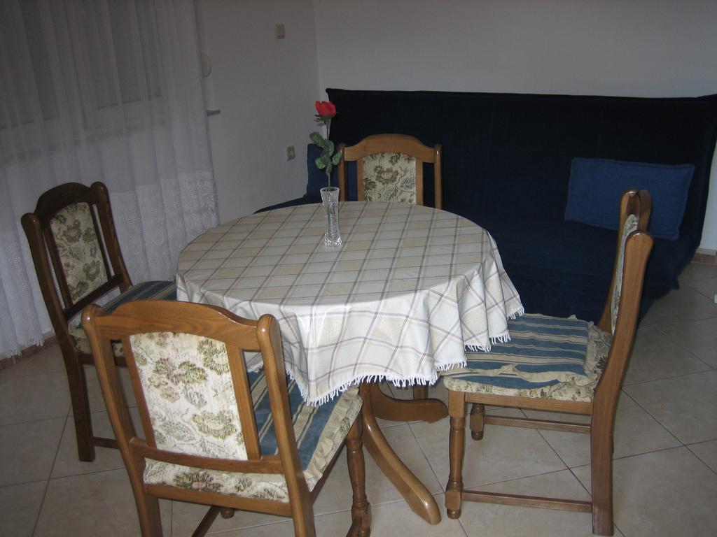 Apartments Nino سيغيت فغانييتْسا الغرفة الصورة